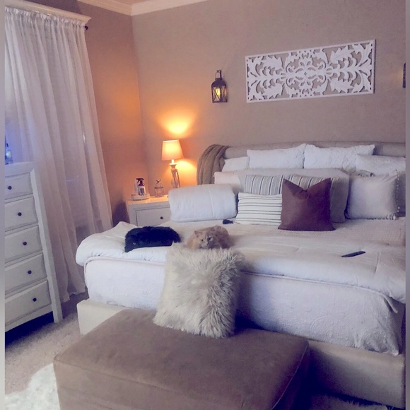 🖤 Meet your posher, Tiffany Alyce 🖤 - Picture 8 of 9